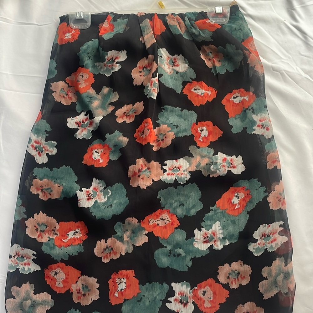 Floral skirt - Picture 3 of 8